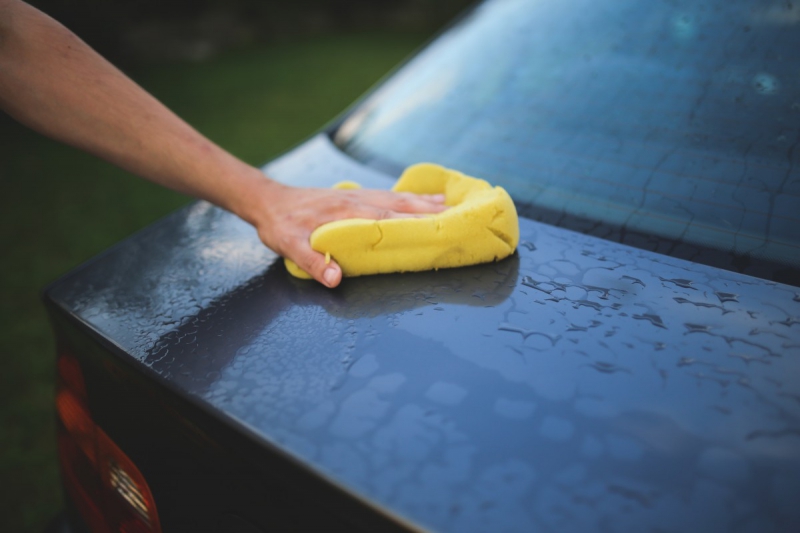 carrosserie-STE MAXIME-min_cleaning_washing_carwash_sponge_car_auto_hand_man-722705